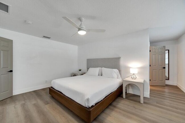 Foto del edificio - 9622 Oakhurst Rd