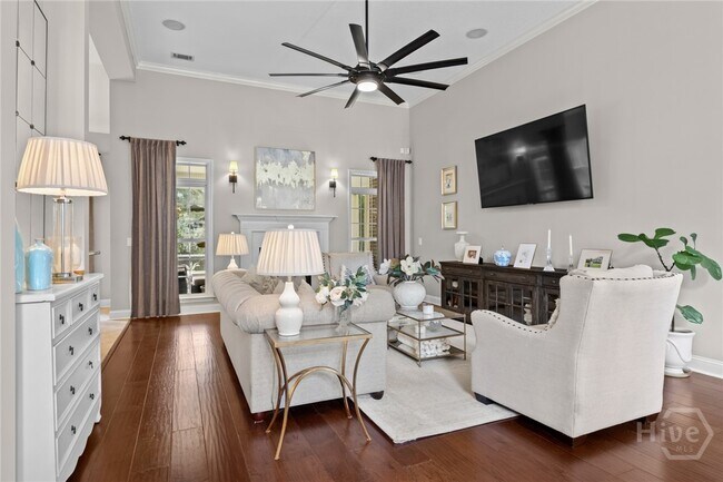 Foto del edificio - 747 Channing Dr