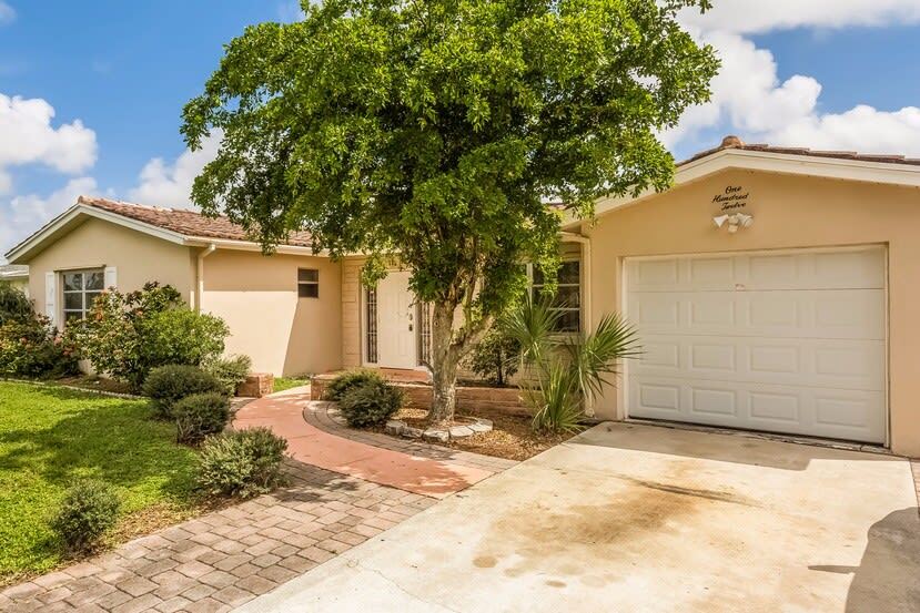 Primary Photo - 112 Porter Pl
