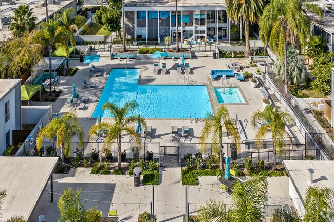 Downtown Thousand Oaks Apartments for Rent with a Yard Thousand Oaks