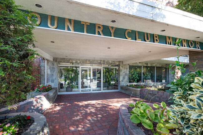 Entrance Photo - Country Club Manor