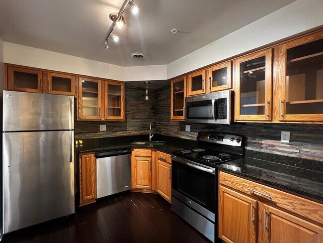 Foto del edificio - 2045 W 45th St