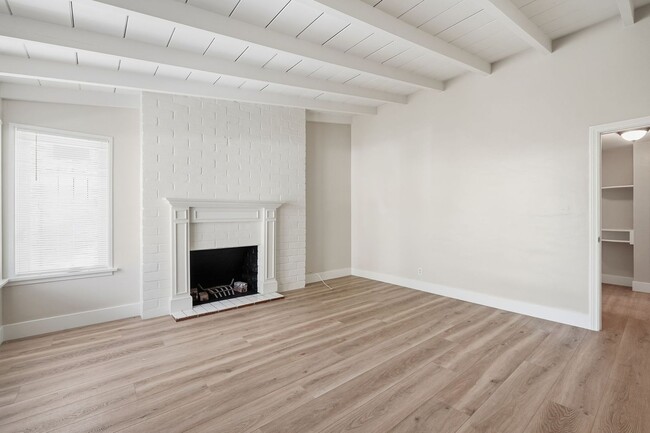 Building Photo - 610 Heliotrope Ave