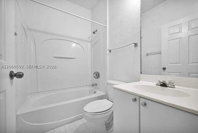 Foto del edificio - 6900 NW 179th St