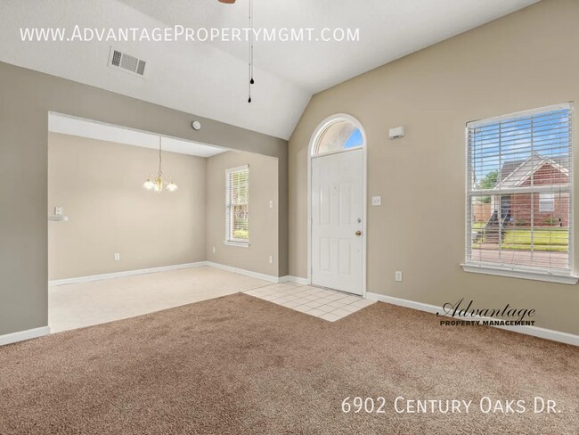 Foto del edificio - 6902 Century Oaks Dr