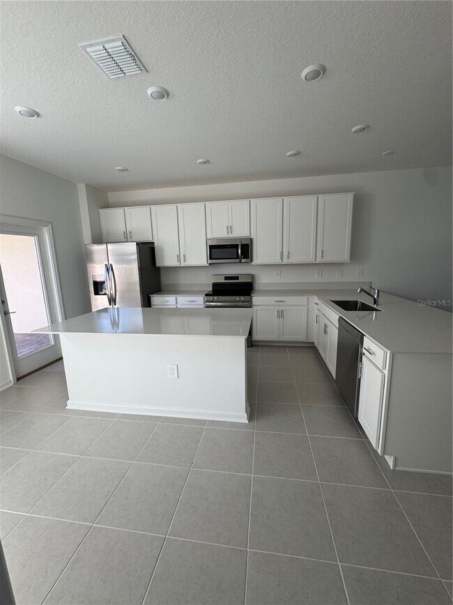 Foto del edificio - 1865 Fulfillment Dr