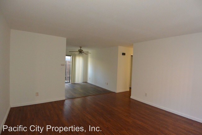 Building Photo - 4031-4037 Green Ave