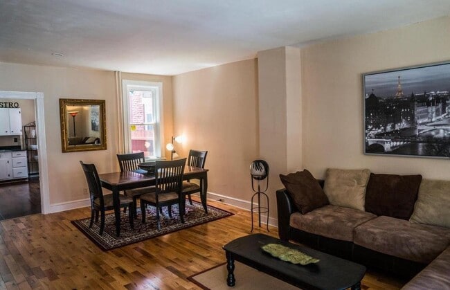 Foto del edificio - 512 E Fulton St