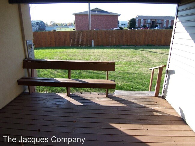 Building Photo - 2 br, 2 bath House - 3520-G E. Lombard