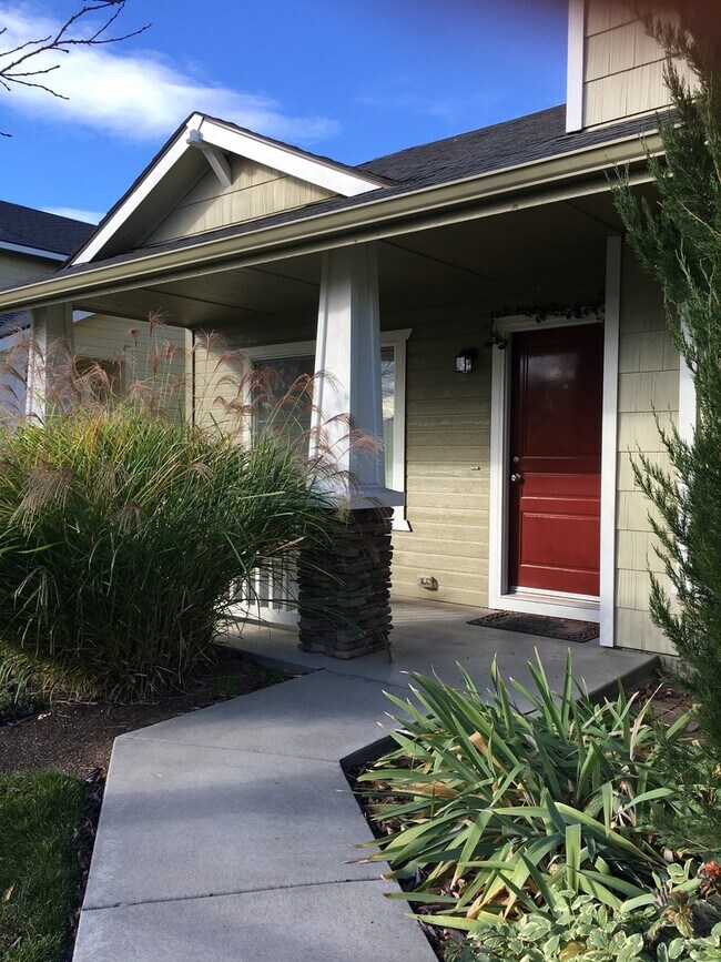 Foto del edificio - Perfect 4 bed 2.5 ba home in the desirable...