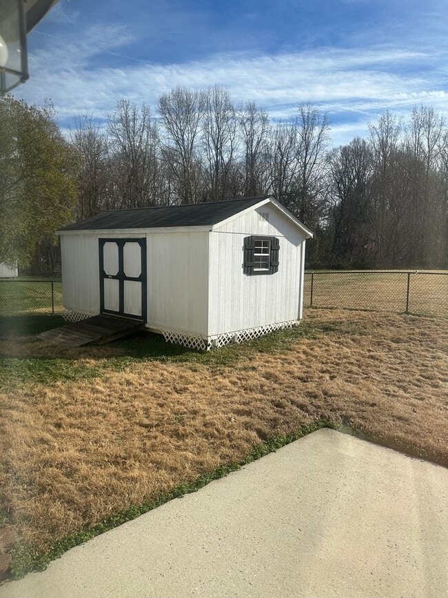 Photo - 3BR/2BA single level home