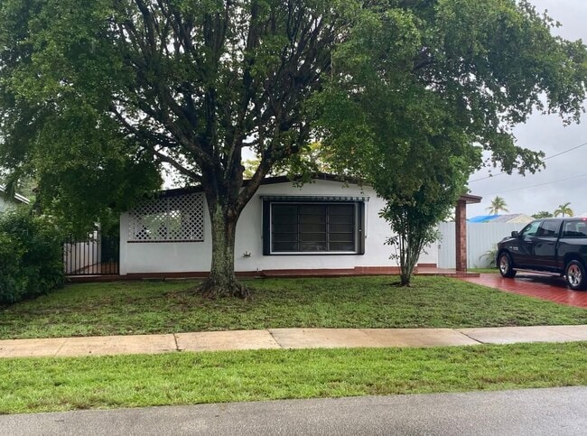 Foto del edificio - 6001 SW 116th Ave