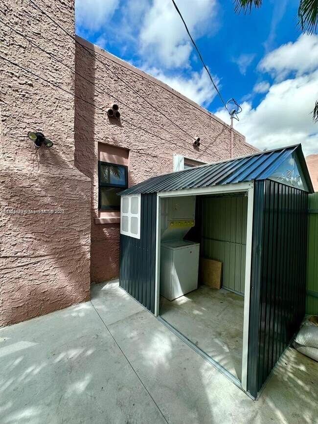 Foto del edificio - 1773 NW 19th St