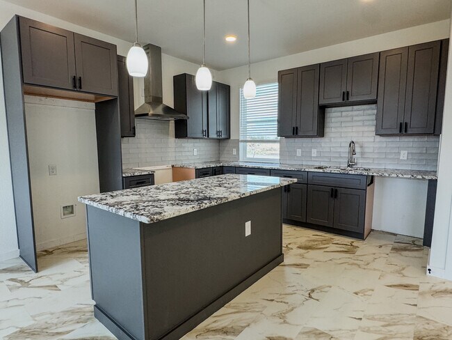 Building Photo - 350 Lucy Rd