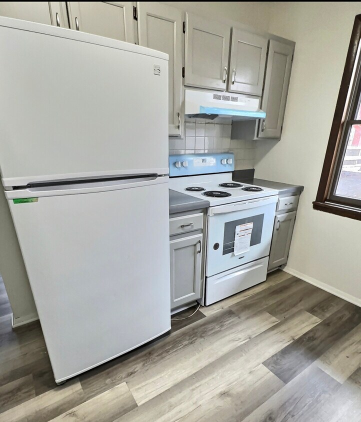 822 Fremont St, Manhattan, KS 66502 Apartments in Manhattan, KS