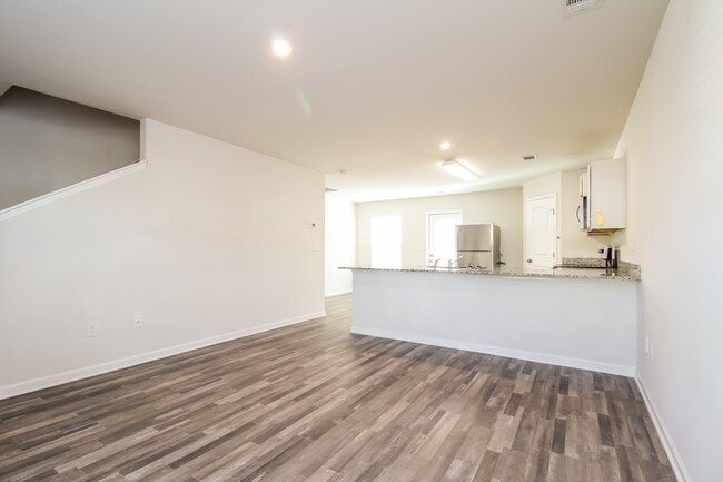 Building Photo - 500 Wagon Trail