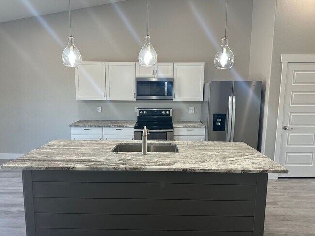 Foto del edificio - Available Now – Beautiful 3 Bed, 2.5 Bath Townhouse!!!