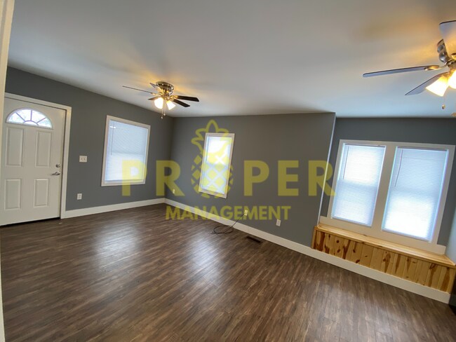Building Photo - Delightfully Remodeled 2 bedrooms 1 bathro...