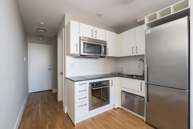 Photo du bâtiment - 730 St Clarens Ave
