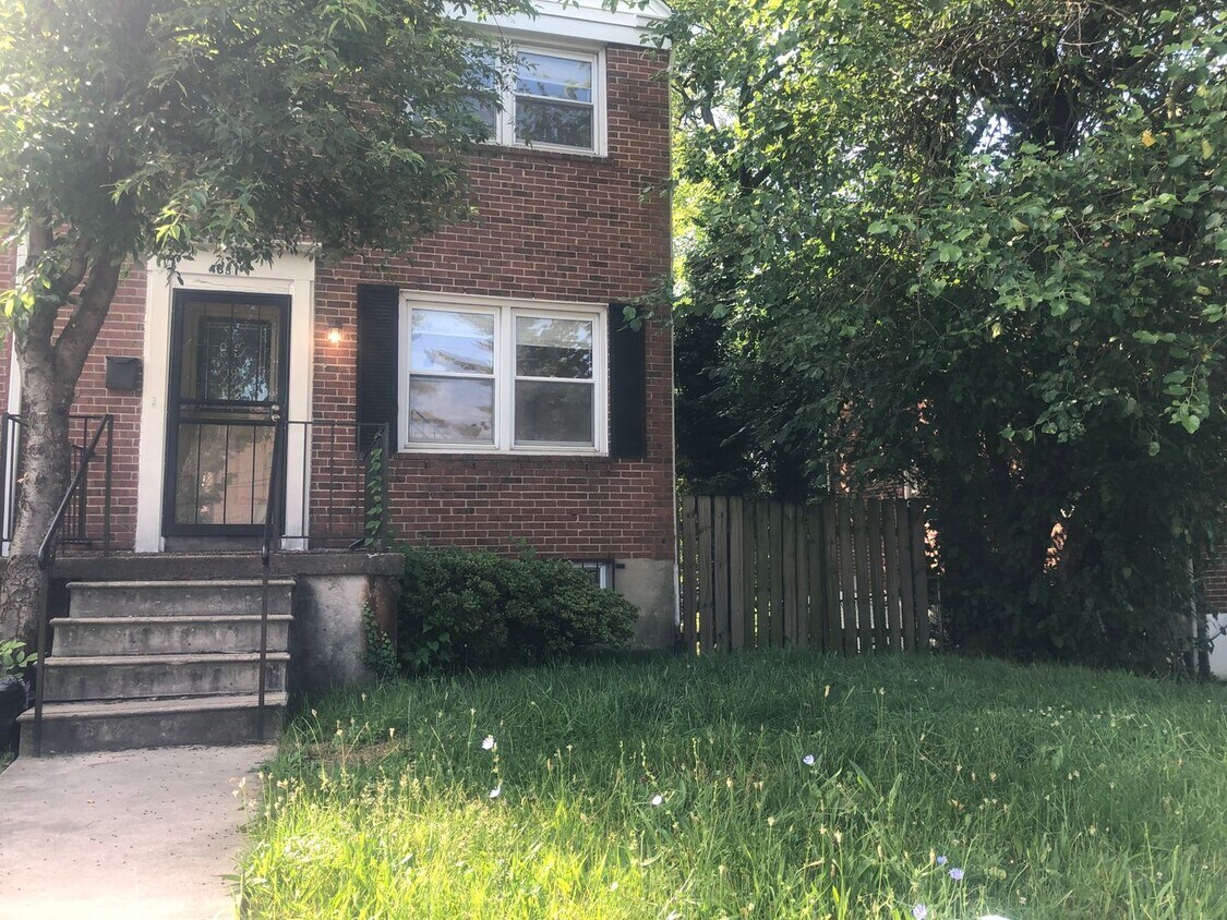 Foto principal - 3 BDRM 1.5 BTH in Baltimore City Sinclair Ln