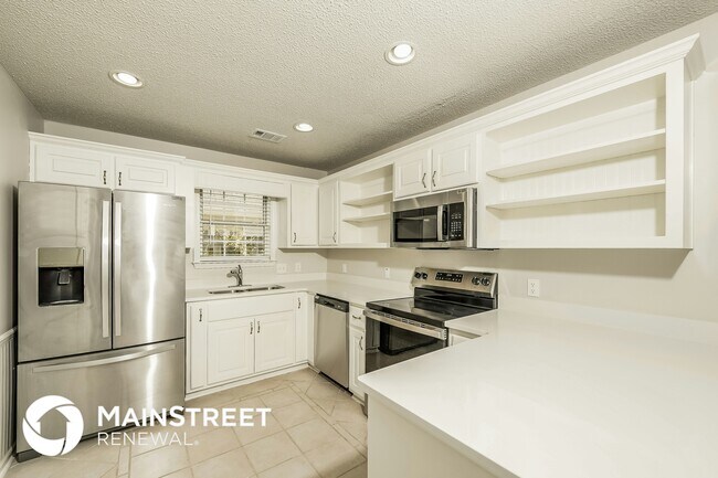 Foto del edificio - 115 Hidden Creek Pkwy