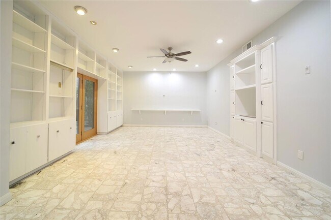 Building Photo - 3003 Hartwood Court