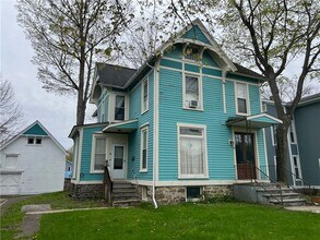 Building Photo - 89 Chestnut St