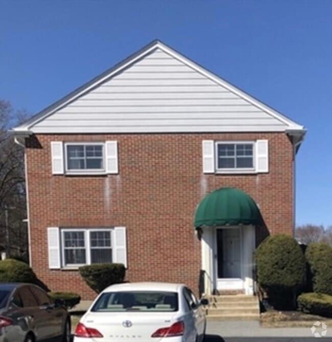 Building Photo - 56 Emerson Gardens Rd