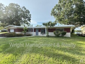 Building Photo - 427 Country Club Dr