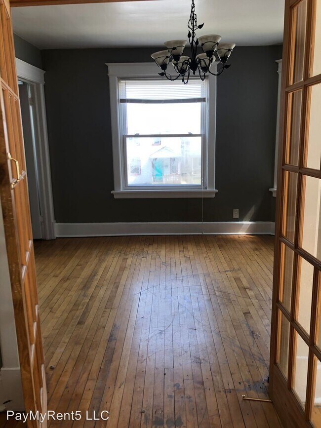 Building Photo - 3027 N Holton St