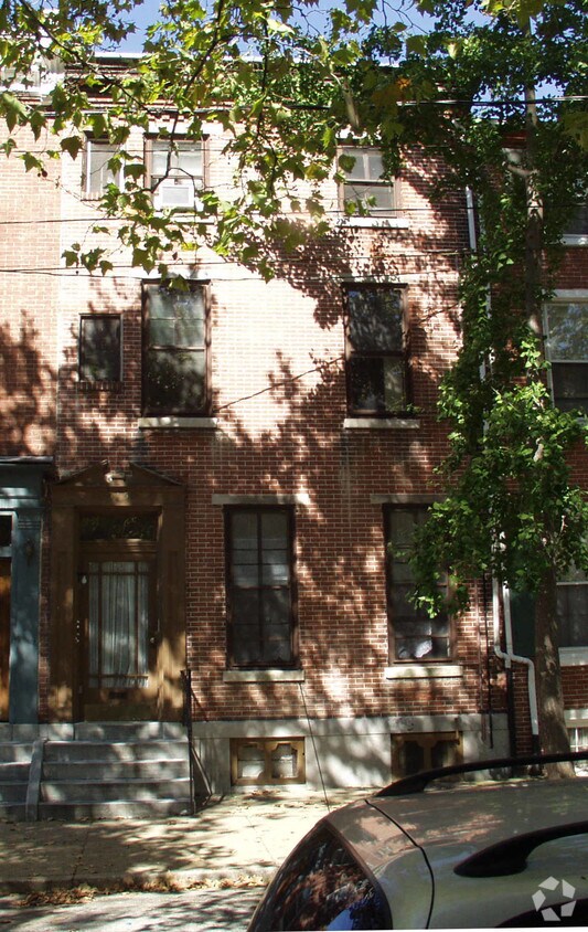 Building Photo - 515 N West St