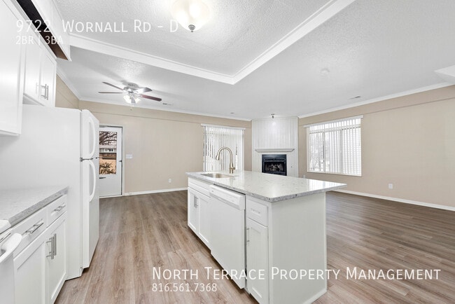Building Photo - Beautiful Townhome in Lea Manor