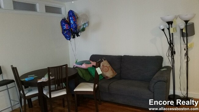 Building Photo - 60 Egmont St