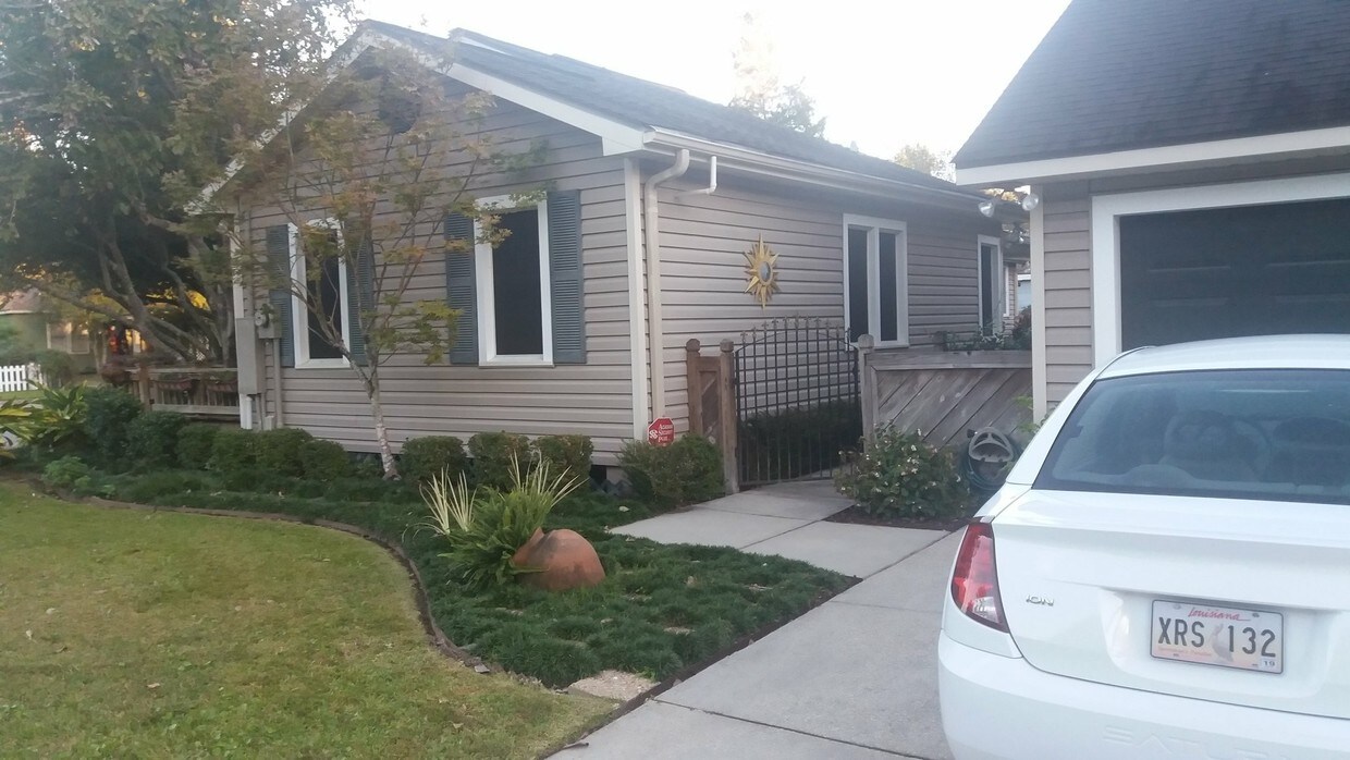 913 St Joseph St Unit APT B, Lafayette, LA 70506 Apartments in