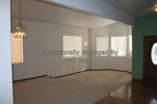 Building Photo - 576 Wedge Ln