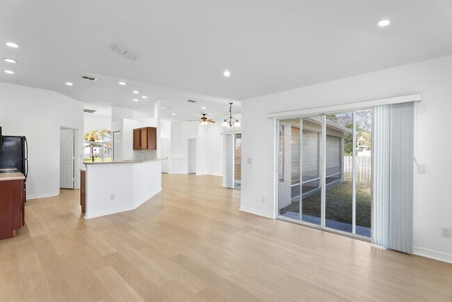 Foto del edificio - 1391 SW Bellevue Ave