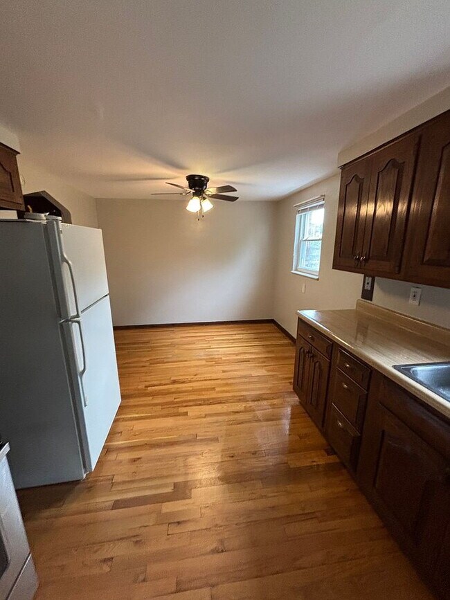 Building Photo - Single Family Home