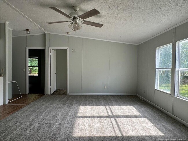 Building Photo - 112 Oaktree Dr