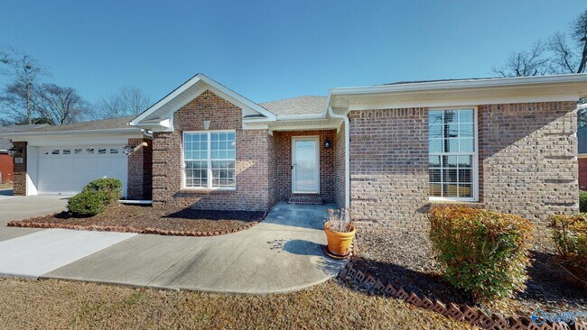 Building Photo - 121 Fawn Forest Dr