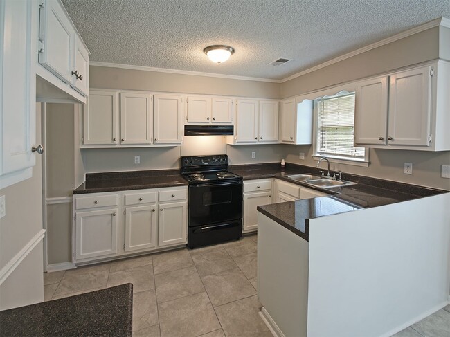 Foto del edificio - 3 bed 2 bath near Ross Rd and Shelby Dr