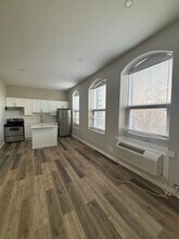 Building Photo - 178 Front St N