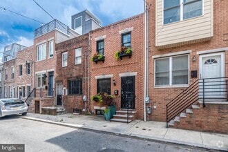 Building Photo - 1530 Manton St