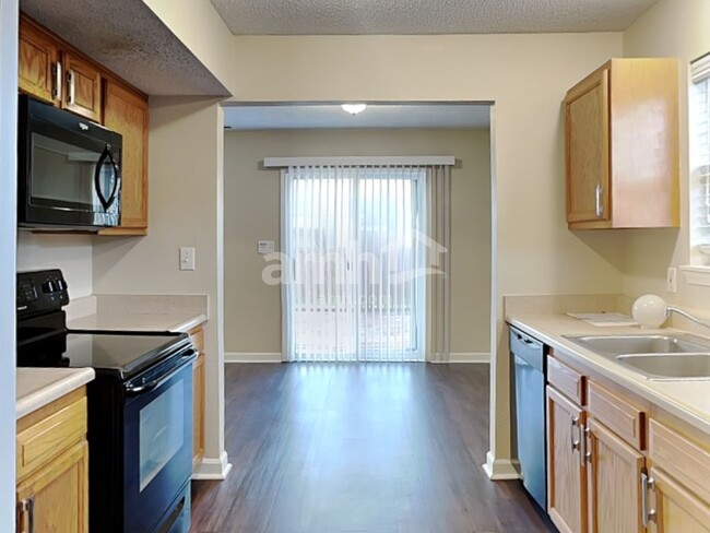 Building Photo - 1685 Willowview Ln