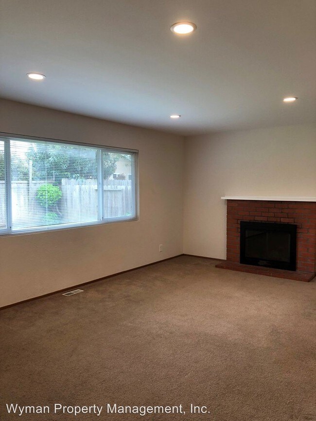 Foto del edificio - 3 br, 2 bath House - 2515 MacMillan