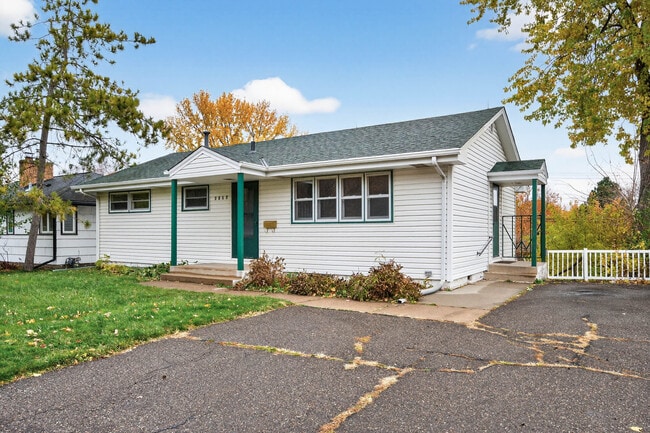 Foto del edificio - 3953 Arthur St NE