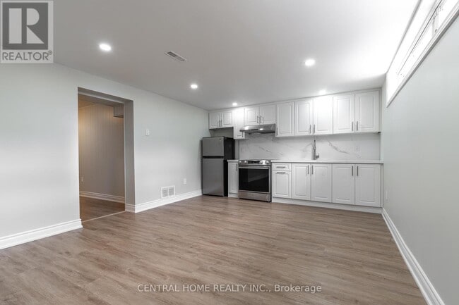 Photo du bâtiment - 17 Alanadale Ave