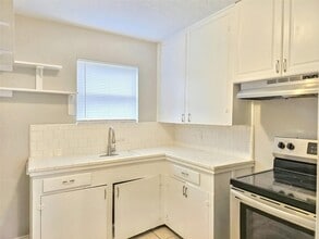 Building Photo - 1136 5th Ave N