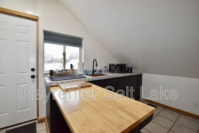 Building Photo - 1315 Washington Blvd