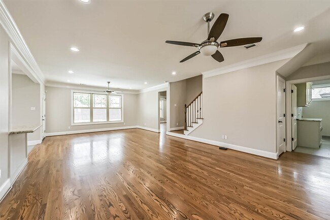 Foto del edificio - 1317 Chantilly Ln