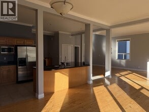 Building Photo - 2065 Berkshire Crescent